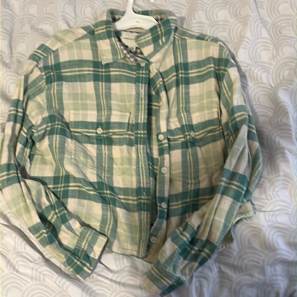 Green cropped flannel